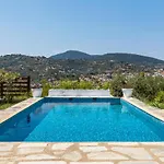 Rodia With Swimming Pool On Island 别墅 *