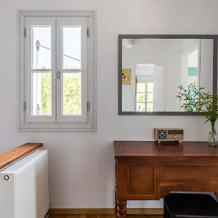 Villa Rodia With Swimming Pool On Island