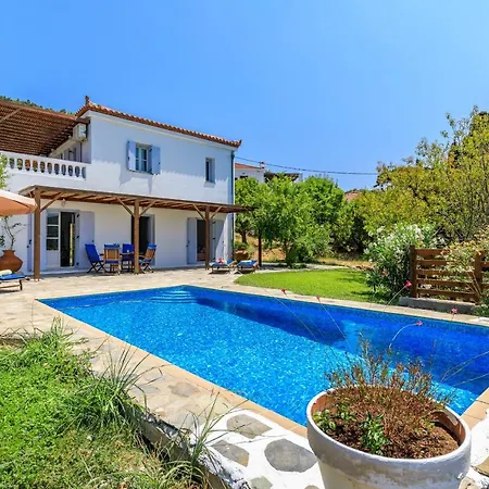 Villa Rodia With Swimming Pool On Island